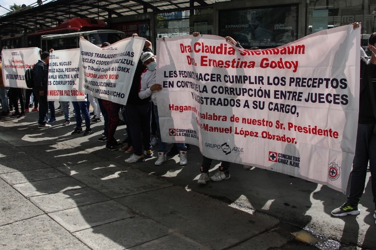 Socios piden intervención de AMLO por corrución en Cooperativa Cruz Azul