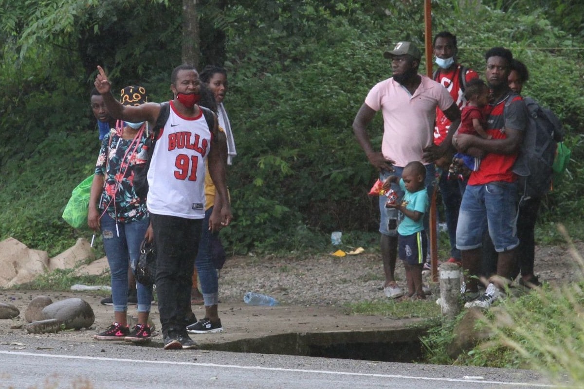 Los migrantes haitianos ponen en riesgo su integridad en su camino a EU.