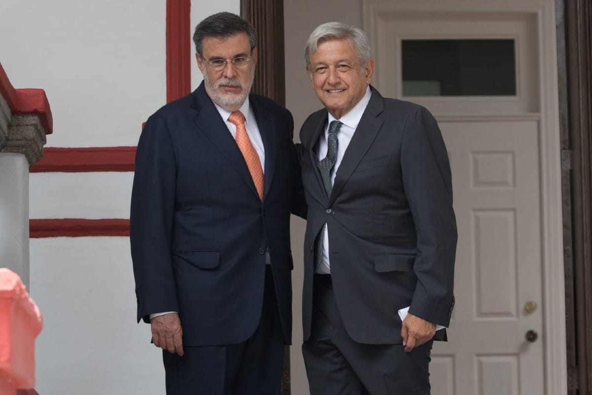 El Presidente pidió que la FGR investigue los señalamientos de Juan Collado contra Julio Scherer.