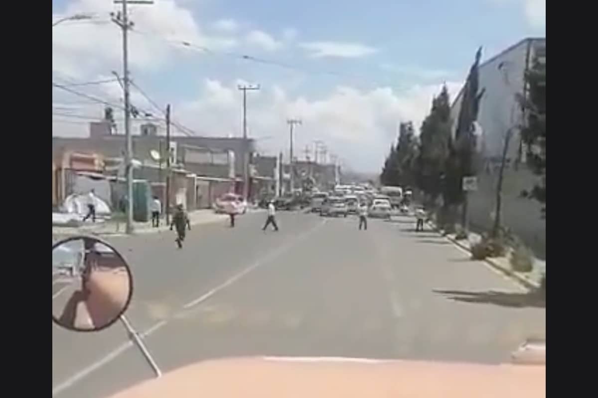 VIDEO. Pelean taxistas...¡¡¡a balazos!!!