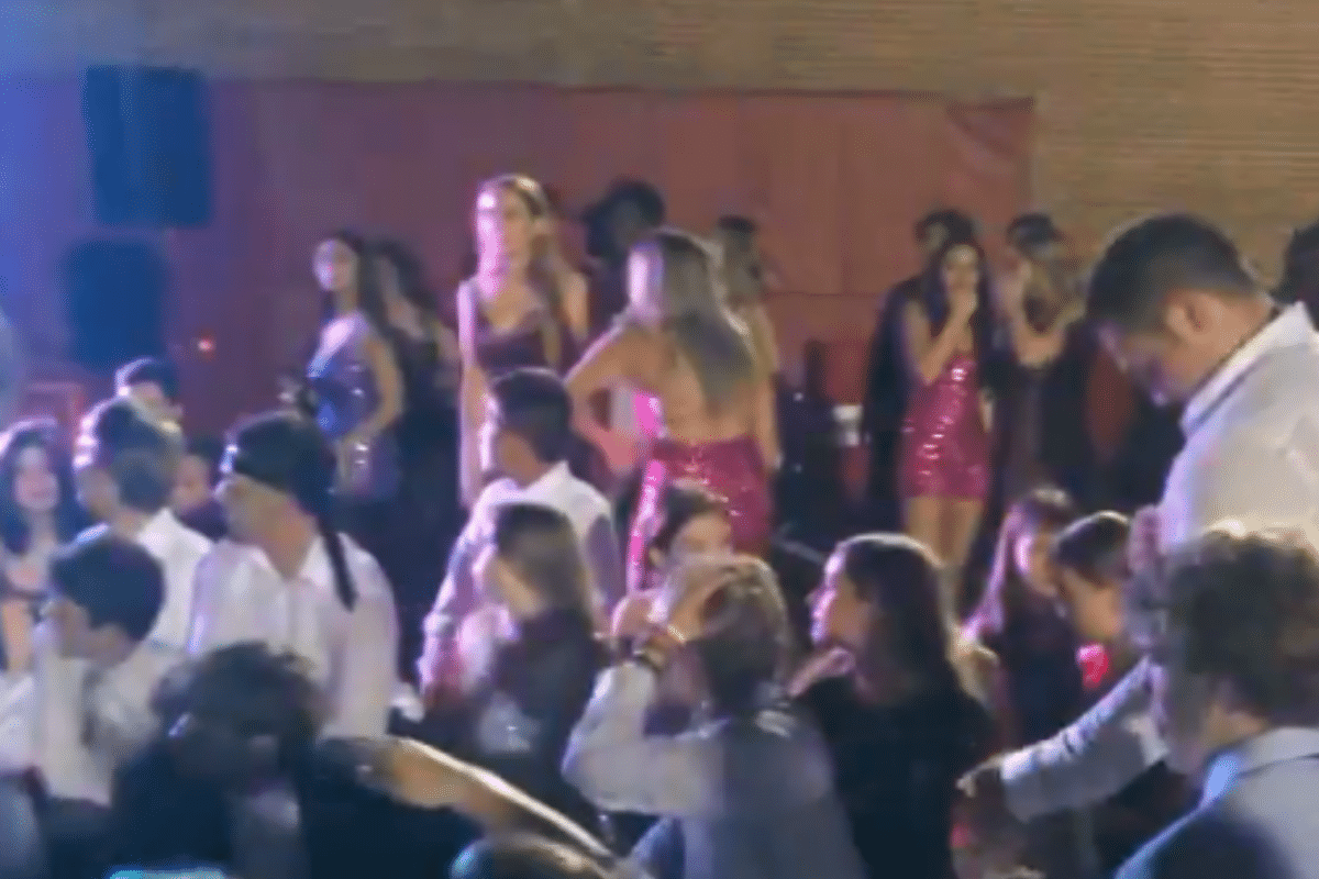 VIDEO. Mexicanos son discriminados tras bailar “Payaso de rodeo” en escuela estadounidense