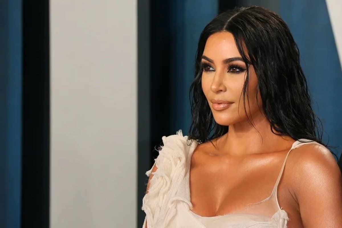 Kim Kardashian paga millonaria cantidad a West por su parte de la casa familiar