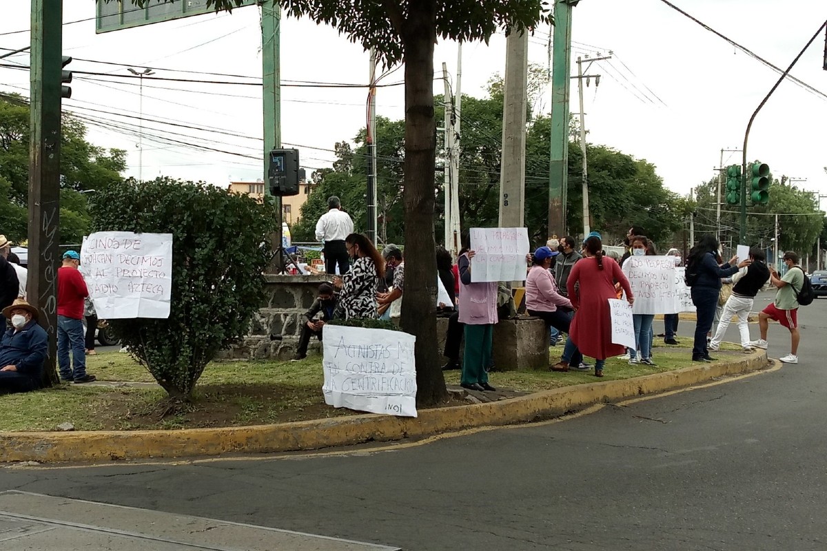 Vecinos Tlalpan-Coyoacán mantienen manifestaciones contra Conjunto Estadio Azteca