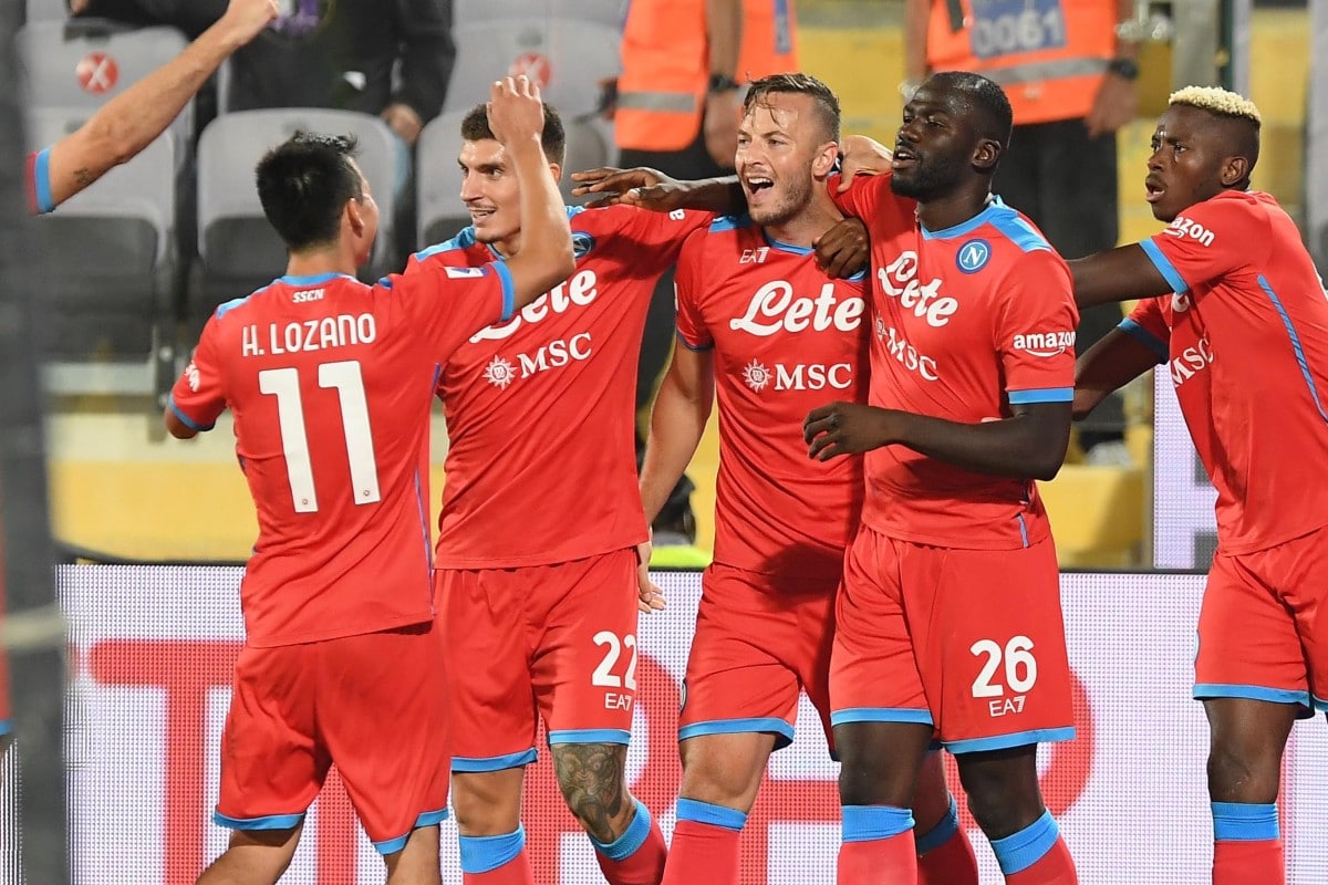 Napoli imparable domina la Seria A; gol de Chucky Lozano
