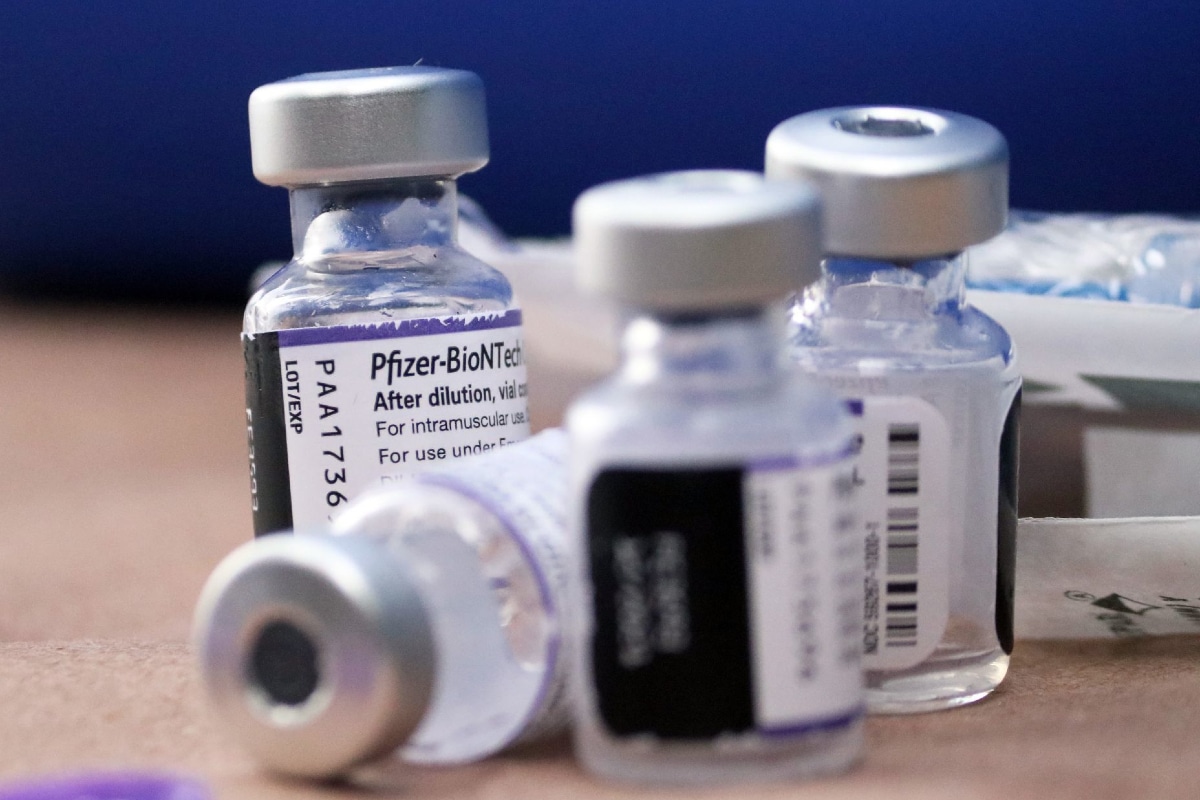 Foto: Cuartoscuro | La tercera dosis de la vacuna Pfizer/BioNTech tendría una eficacia de 95.6 por ciento, según estudios.
