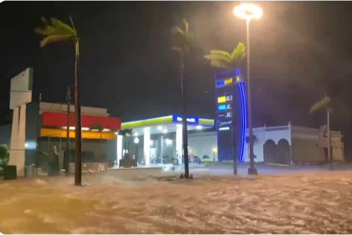 Foto: captura | En redes sociales circulan diversos videos que muestran cómo se vivió la llegada dle huracán Pamela a la costa de Sinaloa.