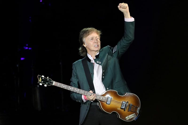 Foto: archivo | "Siempre me pareció un poco extraño", reveló McCartney sobre firmar autógrafos a sus seguidores.