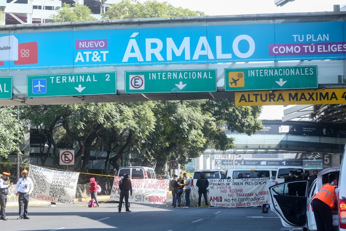 Foto: Armando Montoy/Cuartoscuro | El bloqueo vial en las inmediaciones del AICM se mantiene por más de 224 horas.