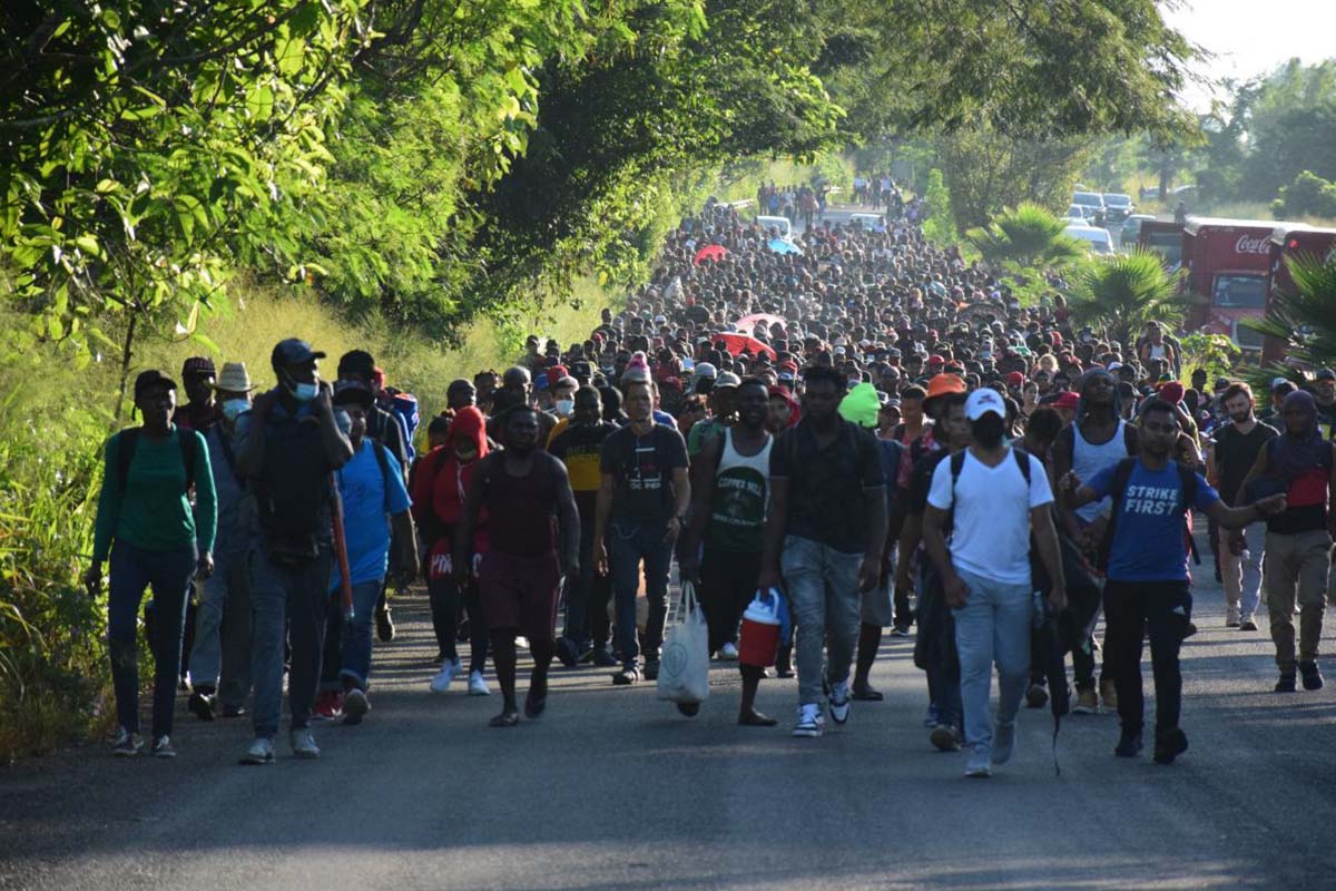 Nueva caravana con unos 2 mil migrantes parte desde Tapachula