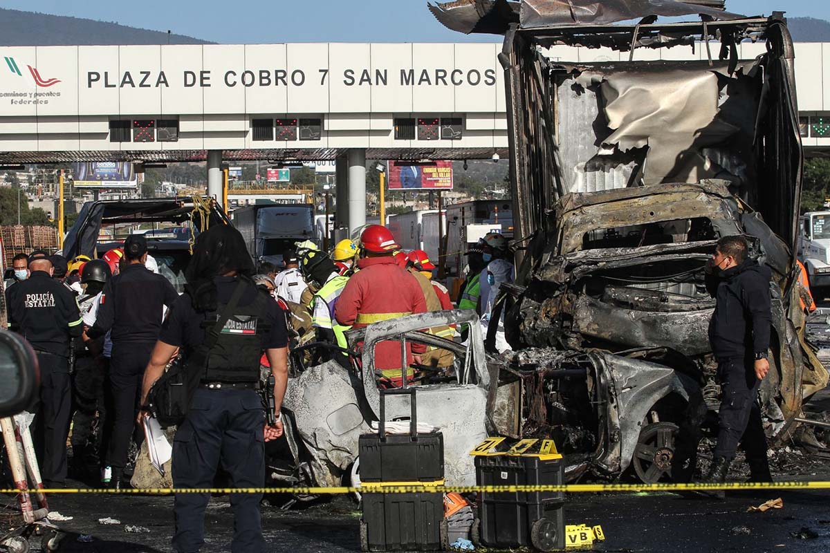 Identifican a 17 víctimas del accidente en la caseta de la México-Puebla
