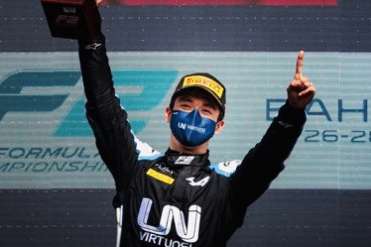 Guanyo Zhou se convierte en el primer piloto chino en F1