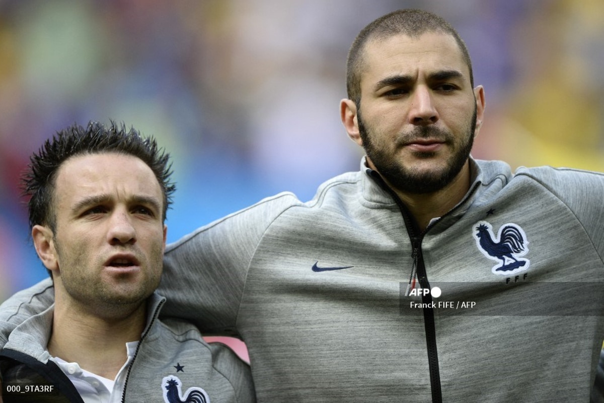 Foto: AFP | Mathieu Valbuena y Karim Benzema, compañeros de la selección de futbol francesa.