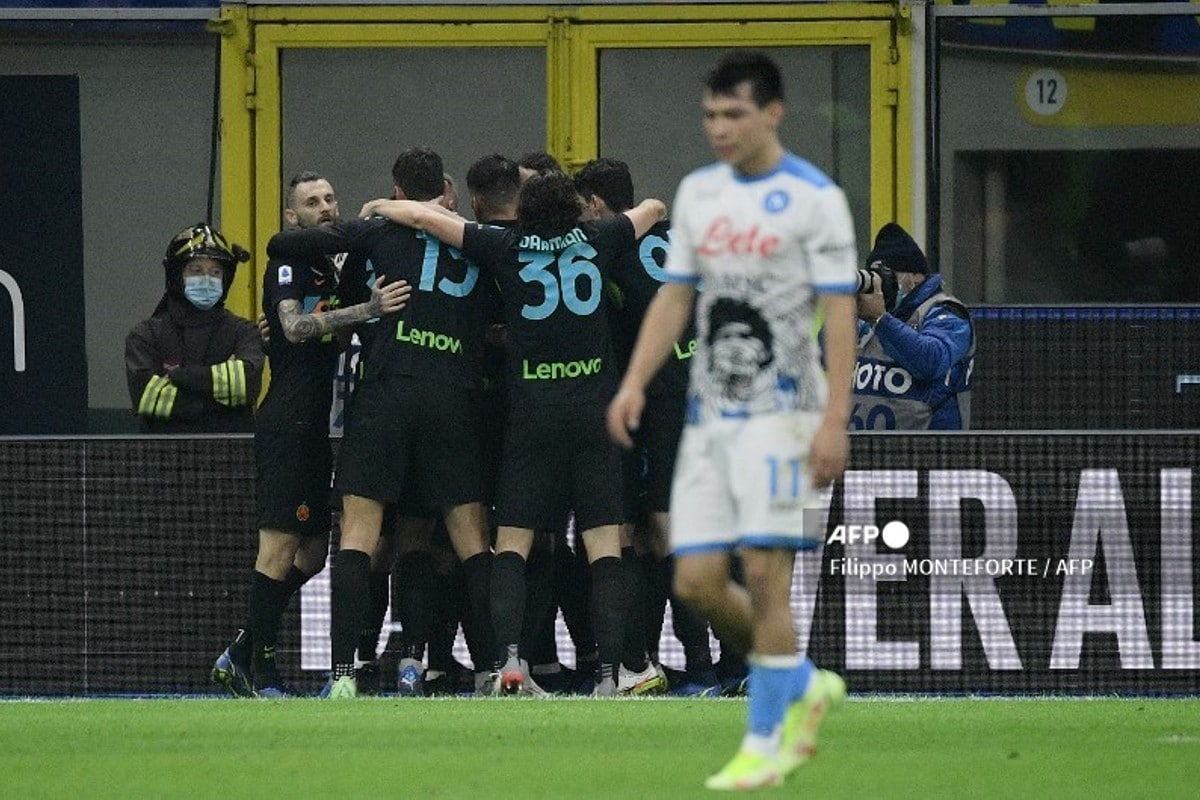 Inter propina primera derrota de la temporada al líder Napoli