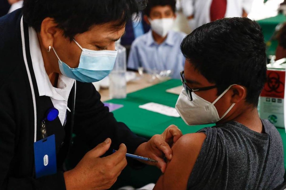Gobierno de México impugna orden judicial de incluir adolescentes en vacunación anticovid