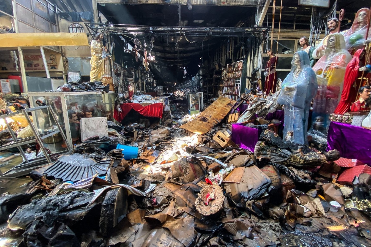 Foto: Rogelio Morales/Cuartoscuro | El incendio en el Mercado Sonora no presentó personas o animales lesionados.