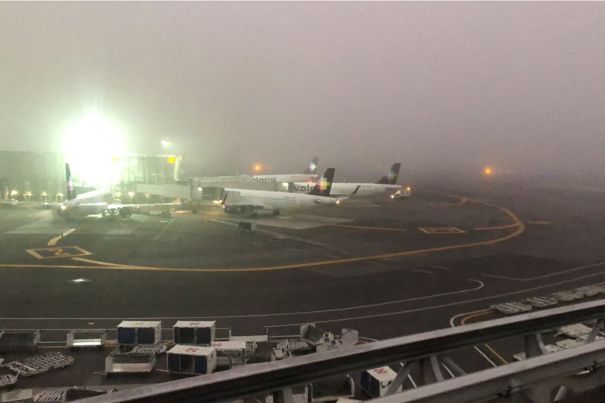 Foto: redes | El aterrizaje y despegue de los vuelos permaneció suspendido en el AICM, debido a un banco de niebla.