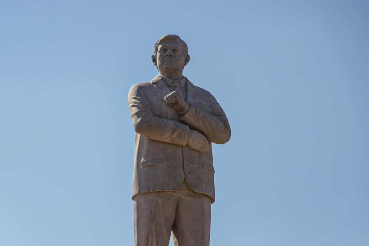 Foto: Especial. El Presidente agradeció la iniciativa de los habitantes de Atlacomulco de dedicarle una estatua.