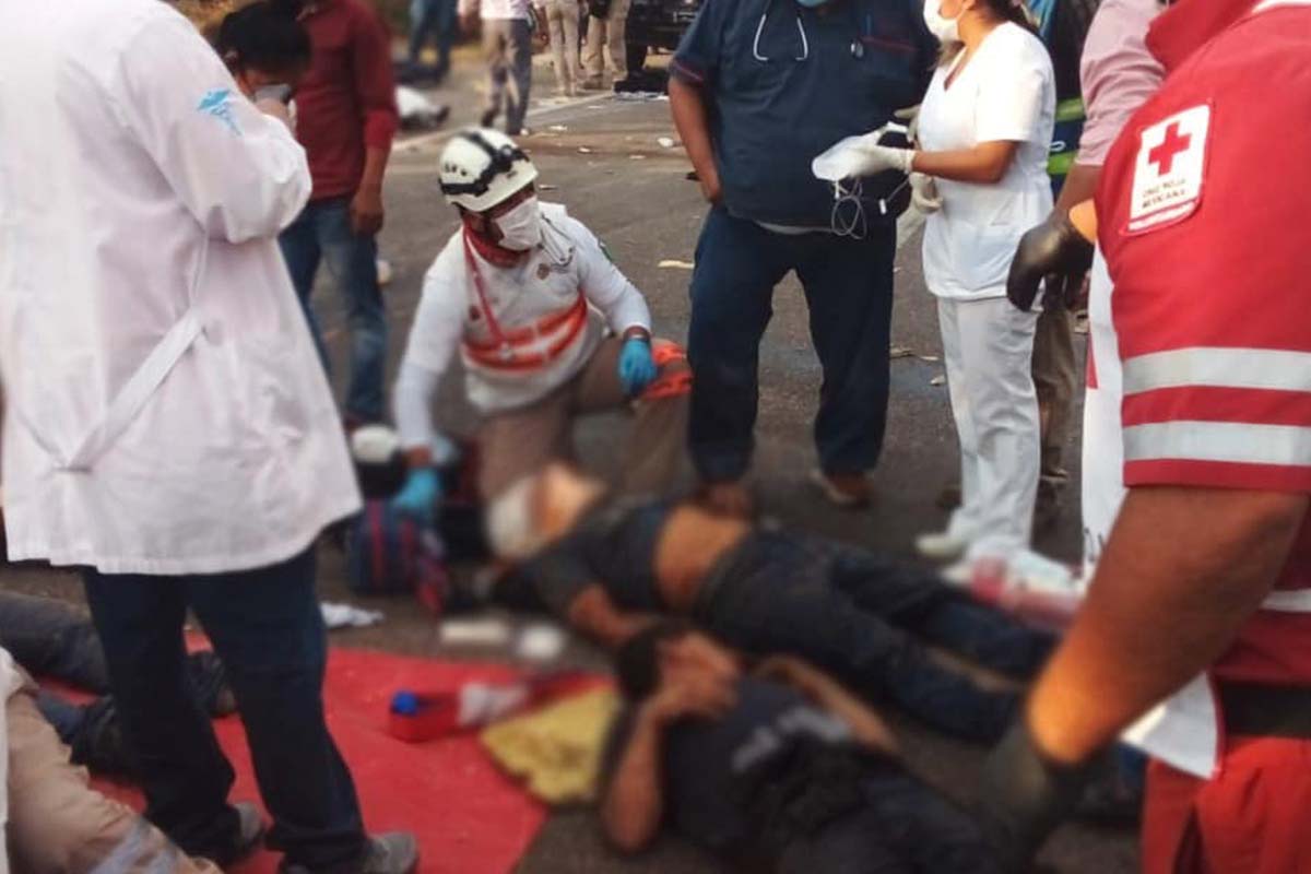 “¡Es una gran tragedia. Son puros migrantes!”: Testigos del accidente en Chiapas