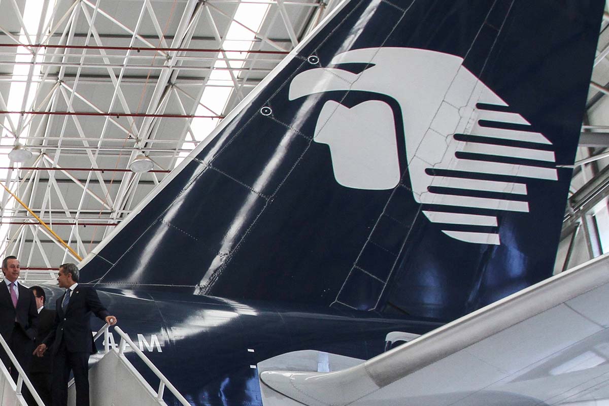 Acciones de Aeroméxico se desploman 52% en Bolsa mexicana
