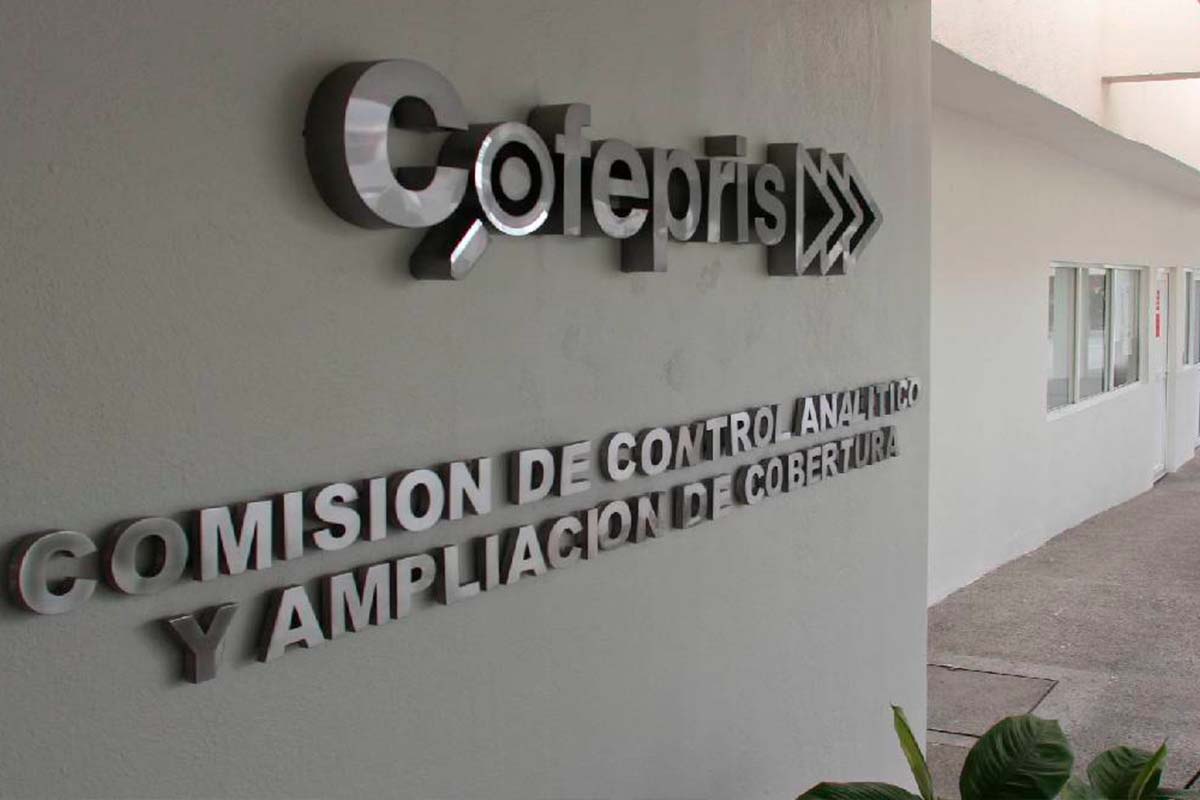 Foto: Archivo. El Presidente indicó que Cofepris autorizó hoy el uso de emergencia de un medicamento oral para tratar la covid-19.