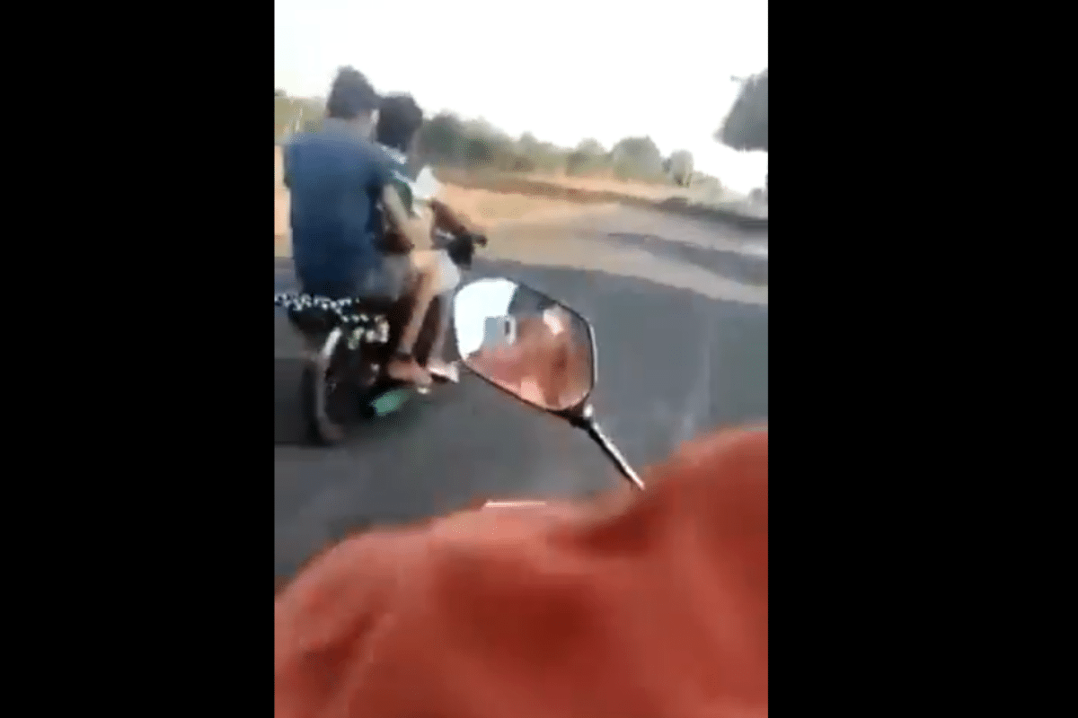 Foto Twitter/ @antonio_aioros | Imágenes fuertes: Así capto video la muerte de un motociclista que jugaba carreritas