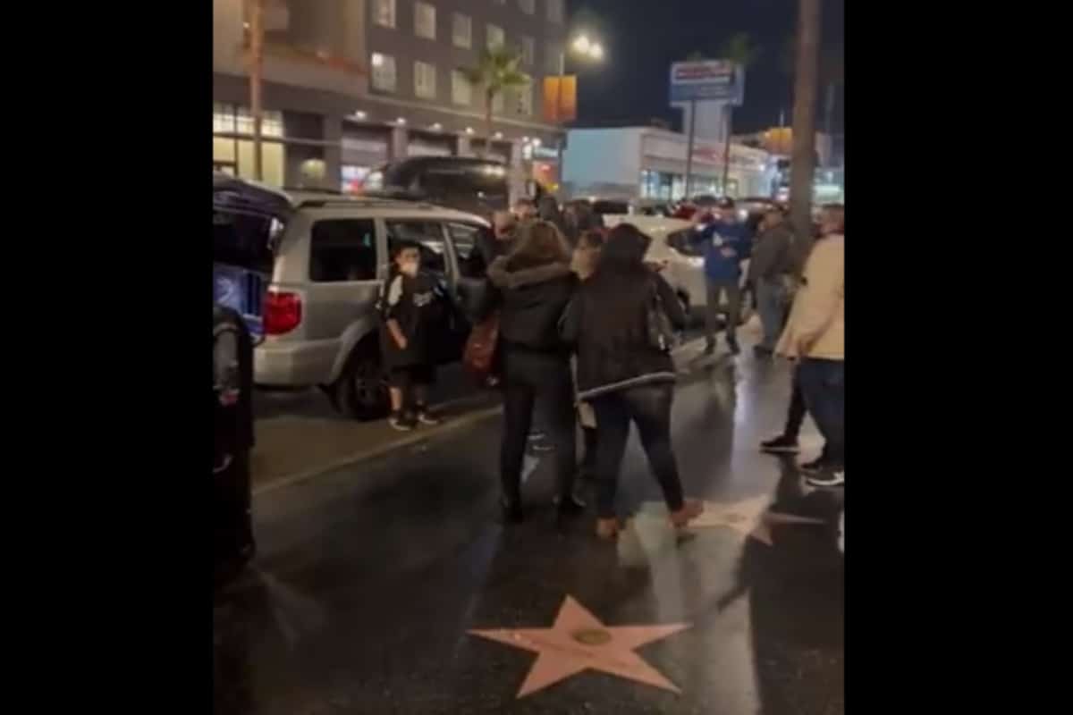 Foto: Captura de video | “Disparos en Hollywood mientras la multitud se reúne alrededor de la estrella del Paseo de la Fama de #VicenteFernandez"