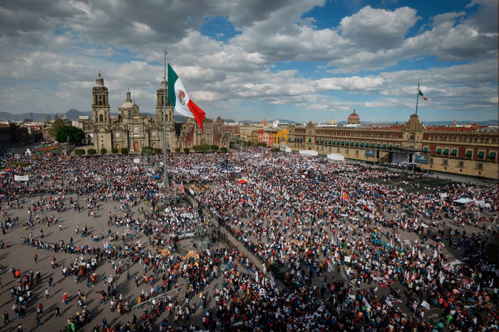 Inicia mensaje de AMLO en el Zócalo por los 3 años de Gobierno