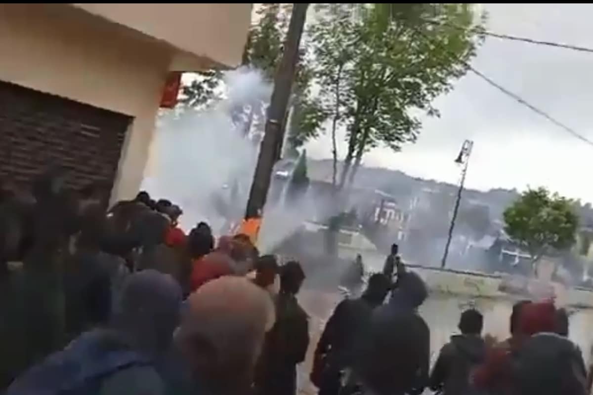 Foto: captura | El enfrentamiento quedó registrado durante las elecciones del presidente municipal en Oxchuc, Chiapas.