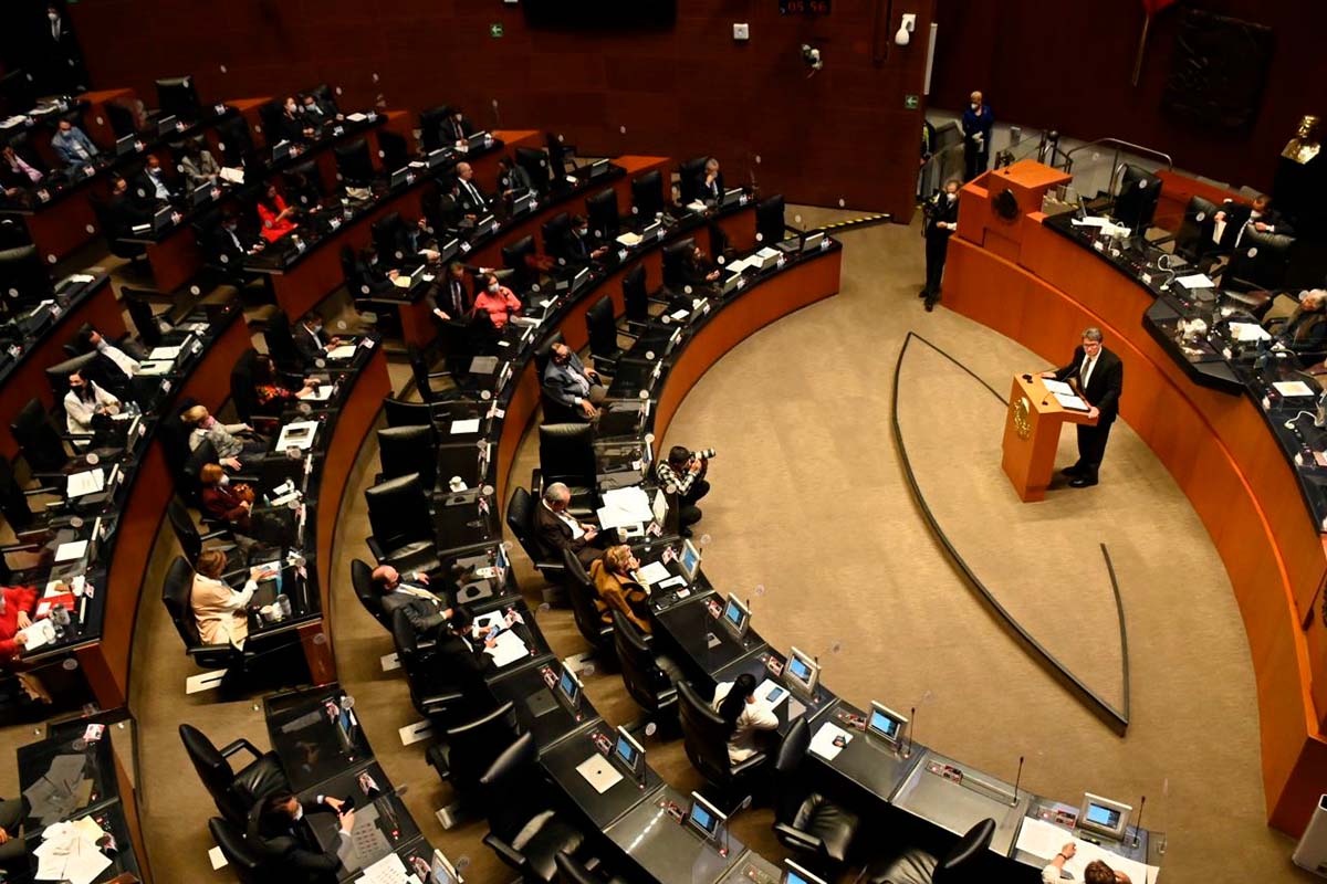Pese a críticas, reestructura Senado funciones de titular de la Sedena