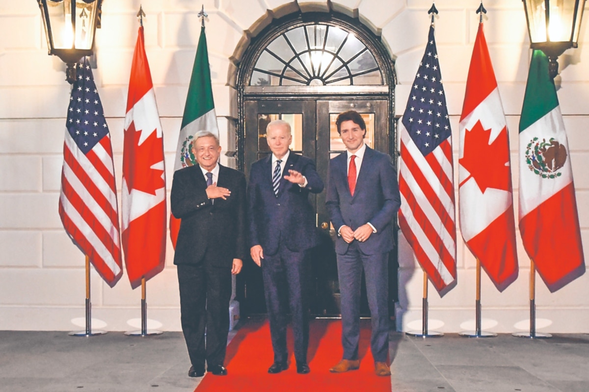 El primer ministro de Canadá, Justin Trudeu arribó hace unos momentos a México en el AIFA.