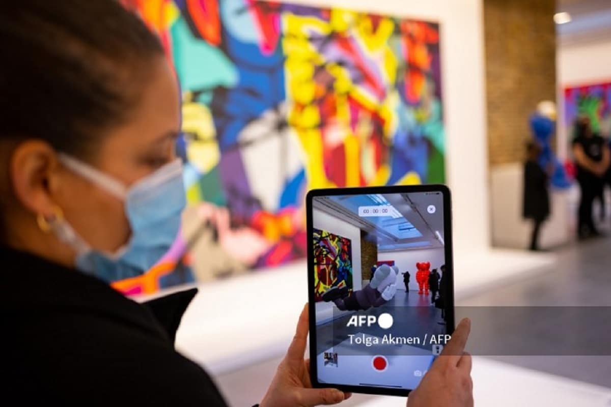 Kaws lanza exposición de arte real y virtual en Fortnite. Noticias en tiempo real
