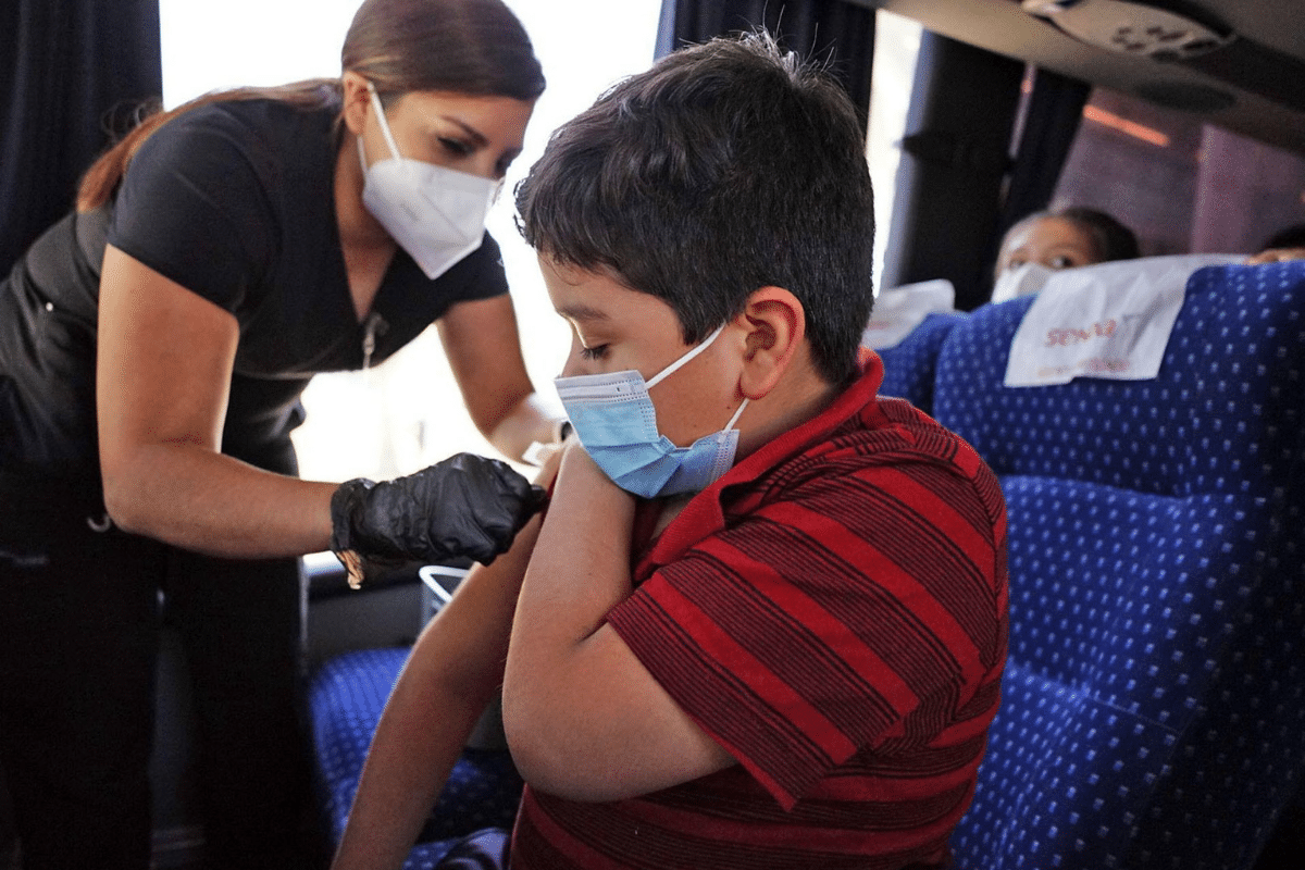 Foto: Cuartoscuro | Para la Organización Mundial de la Salud, los niños y adolescentes no son considerados como un sector prioritario en la vacunación