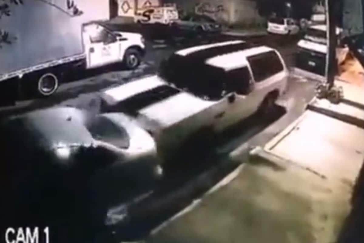 A empujones, roban con “facilidad” vehículo en Ecatepec