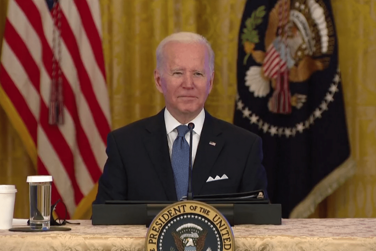 Foto: Captura de video | El presidente de Estados Unidos, Joe Biden, no se percató de que el micrófono seguía prendido e insultó a un periodista al término de una reunión