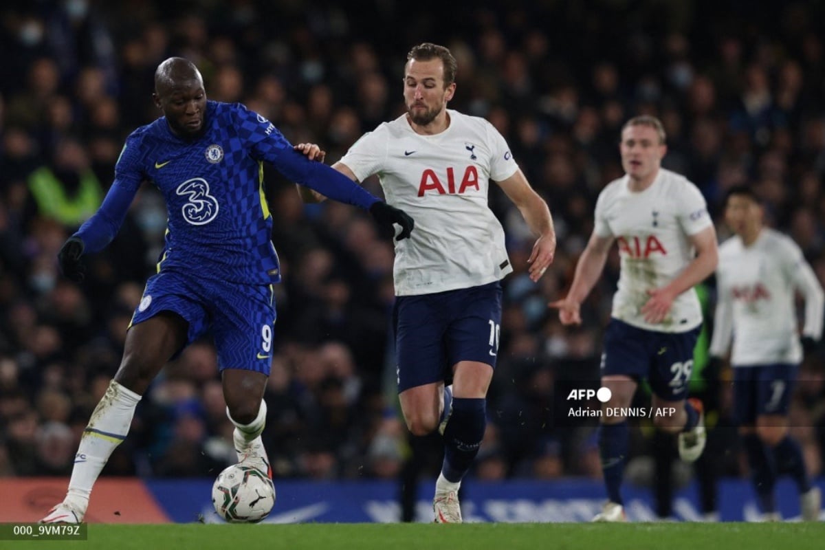 Chelsea toma ventaja en semifinal de Copa de la Liga; vence 2-0 al Tottenham