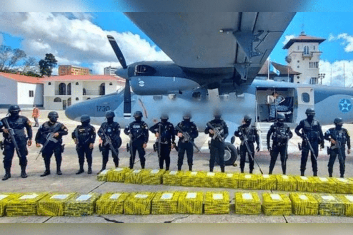 Foto: Fiscalía de Colombia | En las inspecciones se encontraron mil 28 kilogramos de cocaína y se estima que su valor supera los 640 millones de pesos