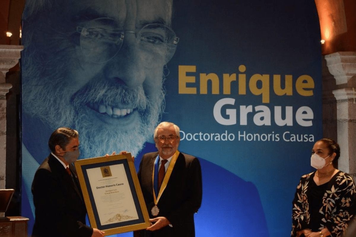 Foto: Especial | Enrique Graue  recibe doctorado  honoris causa por la Universidad Autónoma de San Luis Potosí