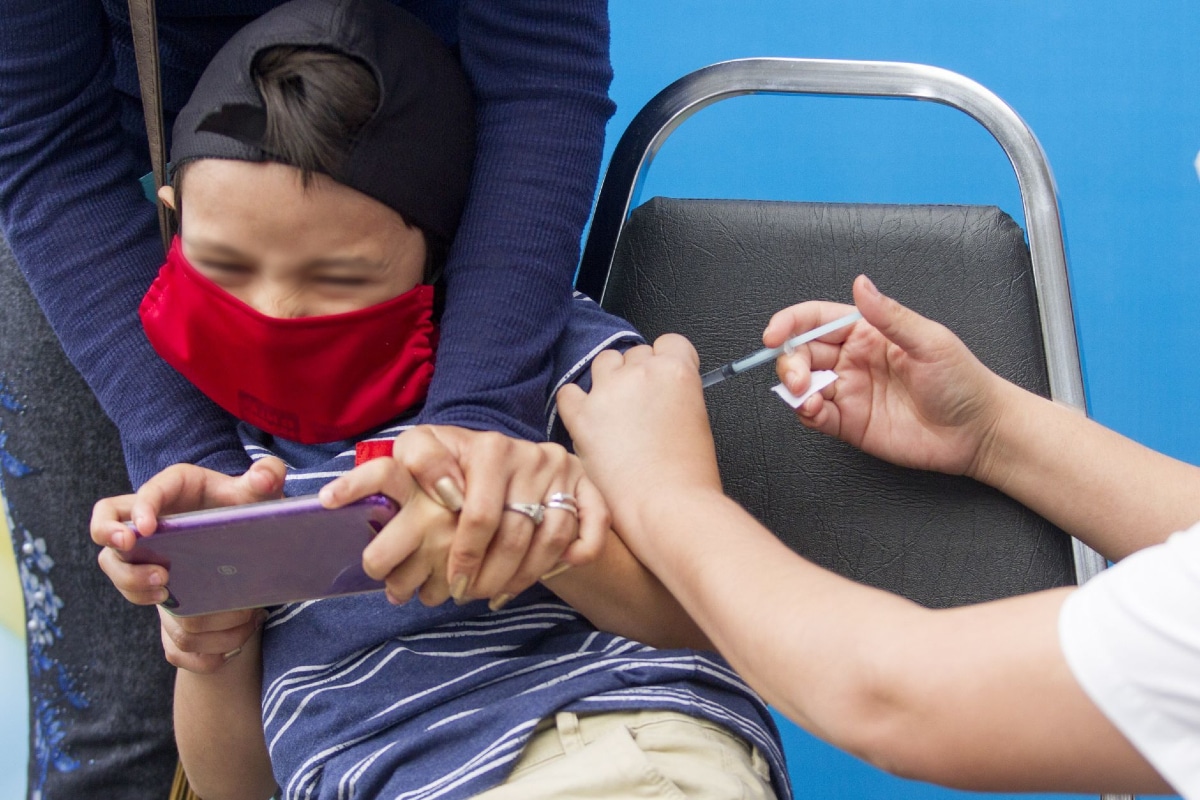 Foto: Cuartoscuro | La organización civil pidió vacunar contra covid-19 a menores mayores de 5 años.