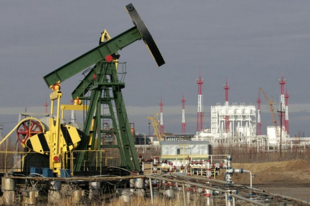 OPEP subirá su producción petrolera en 400 mbd en febrero