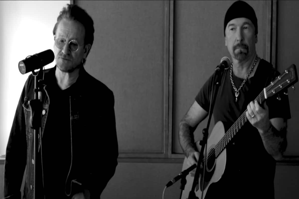 Foto: captura | Bono y The Edge protagonizan una versión acústica de "Sunday Bloody Sunday", emblemático tema de U2.
