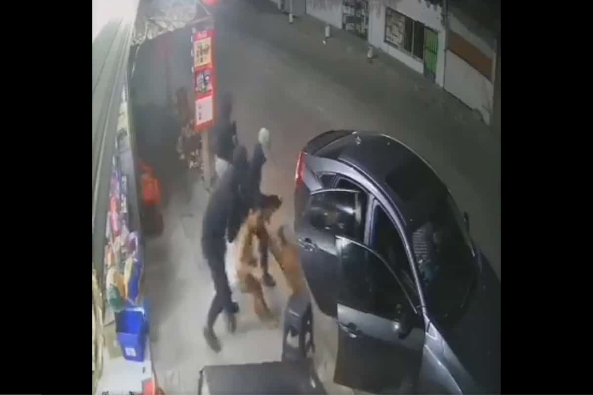Foto: Cuartoscuro | Sujetos armados ingresaron a una tienda y forzaron a la mujer a subir al auto.
