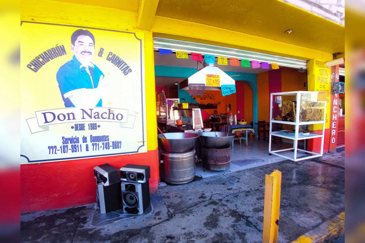 Foto: Facebook@ChicarronyCarnitasDonNacho | Don Nacho lleva más de 40 años en el negocio y ha lanzado una oferta irresistible ante la alza en el precio del limón