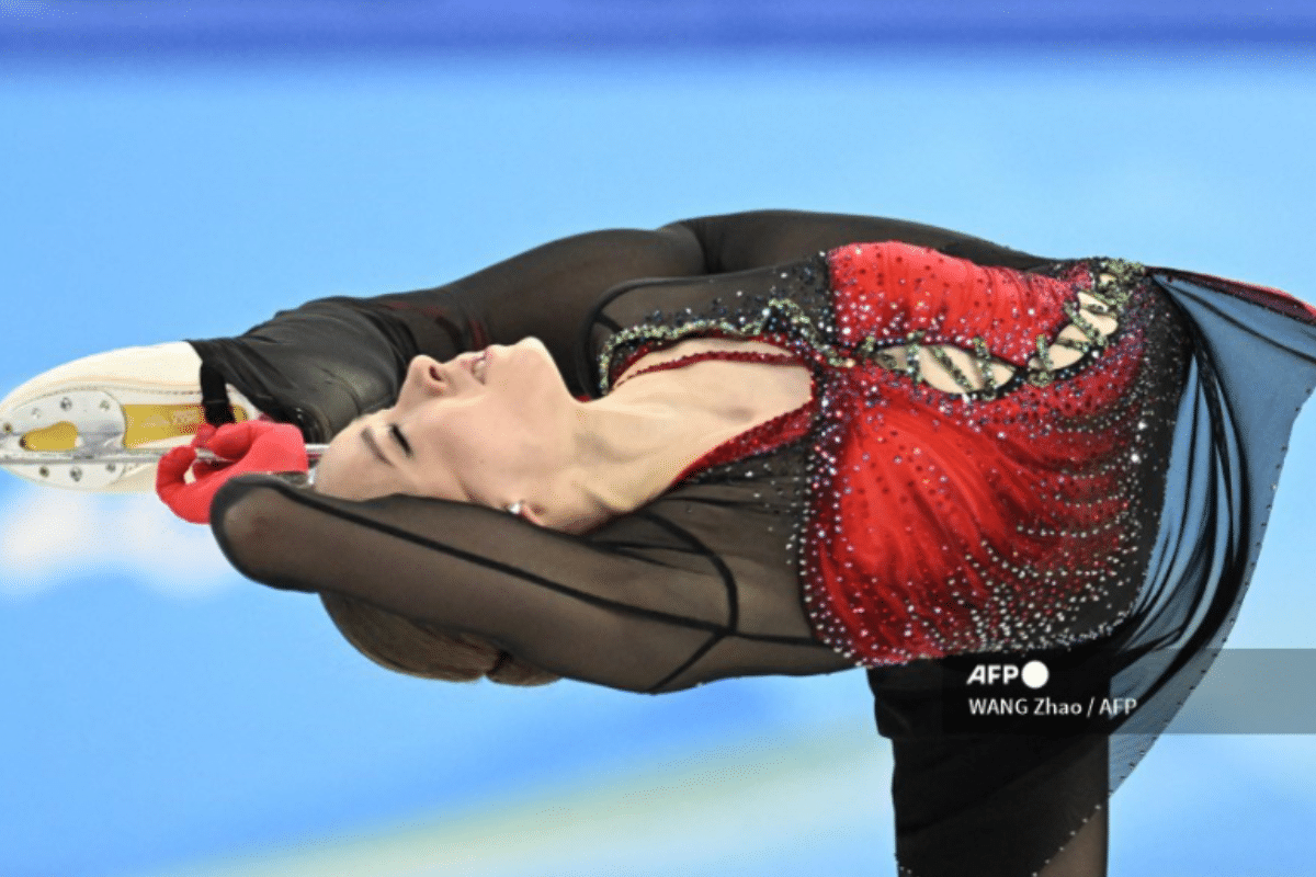 Foto: AFP | ¡Histórica! Kamila Valieva se convierte en la primera patinadora olímpica en realizar un salto cuádruple