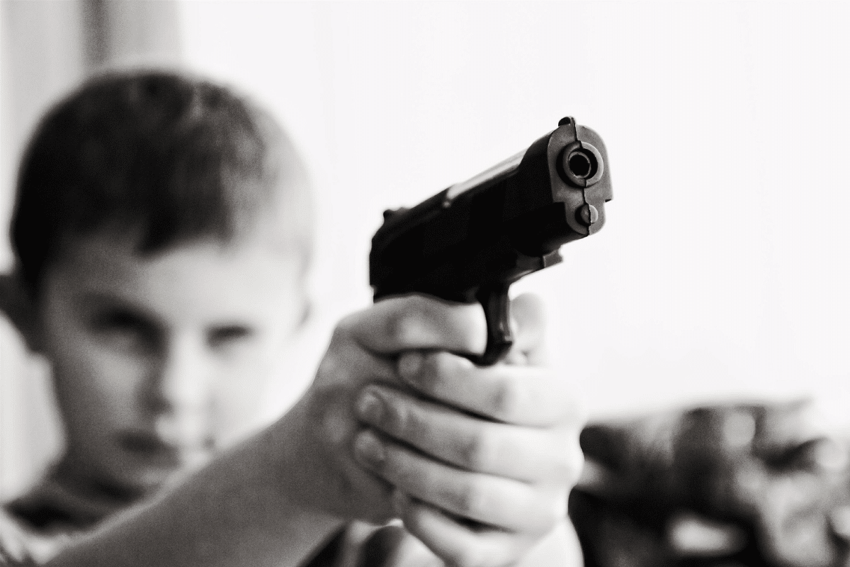 Foto: Pixabay | Niño lleva arma de fuego a su primaria para “disparar a los zombies”