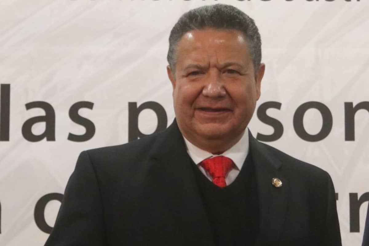 Senado otorga licencia al morenista Julio Menchaca, competirá por gubernatura de Hidalgo