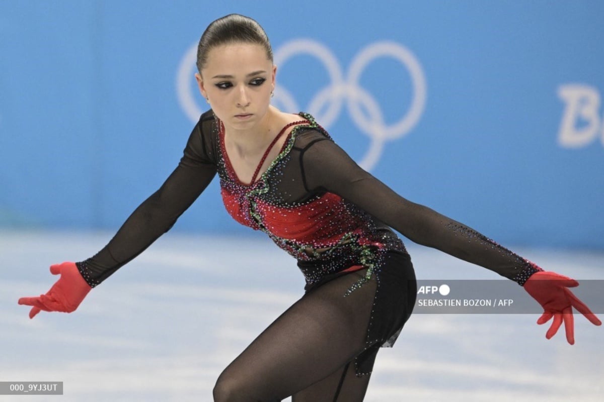 Rusia se lleva oro patinaje artístico con salto histórico de Kamila Valieva