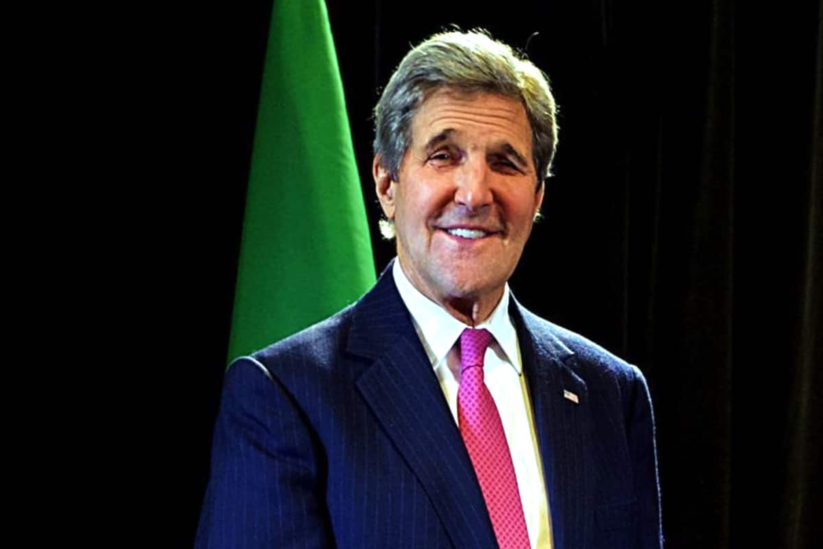 Arriba John Kerry México a para su encuentro con AMLO 