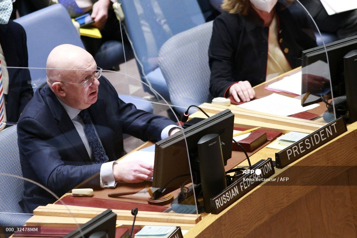 El embajador de Rusia ante la ONU informó que 12 diplomáticos de su país deberán irse de EU antes del 7 de marzo.