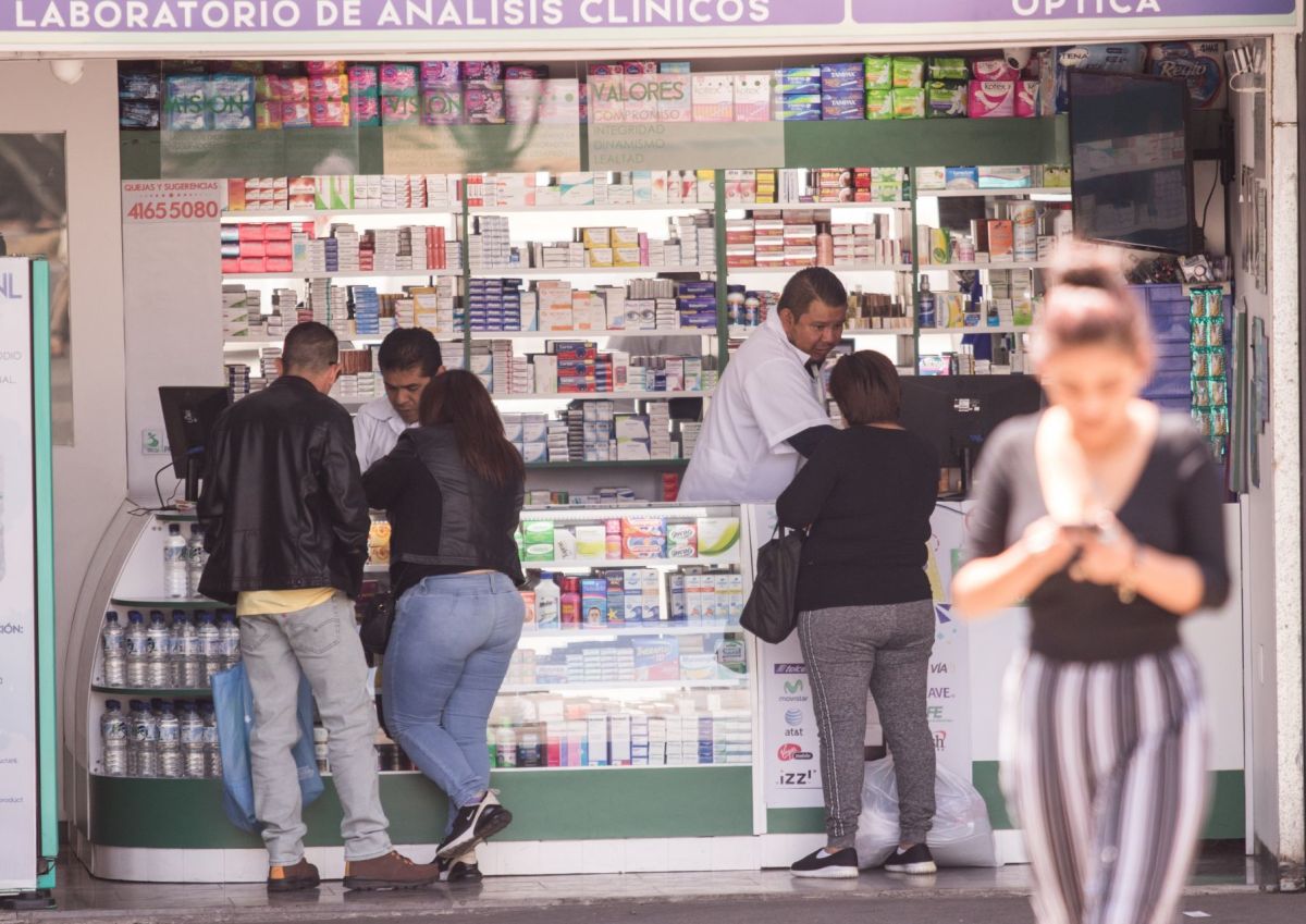 Foto: Cuartoscuro | Consultorios en farmacias han incrementado sobre medicación, advierte Coneval