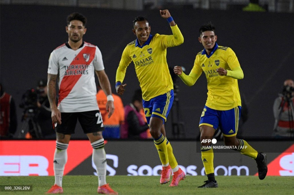 Boca vence 1-0 a River en superclásico argentino
